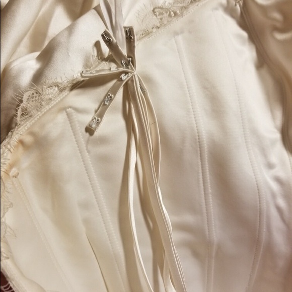 Allure Bridals Wedding Dress - Picture 6 of 8